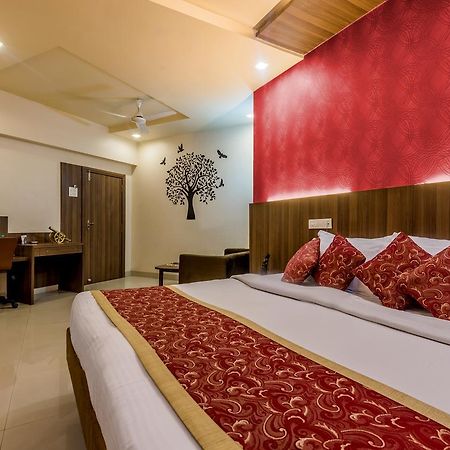 Hotel Panchratna Panvel Kültér fotó