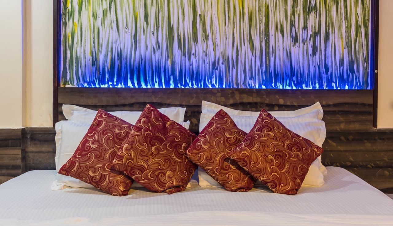 Hotel Panchratna Panvel Kültér fotó