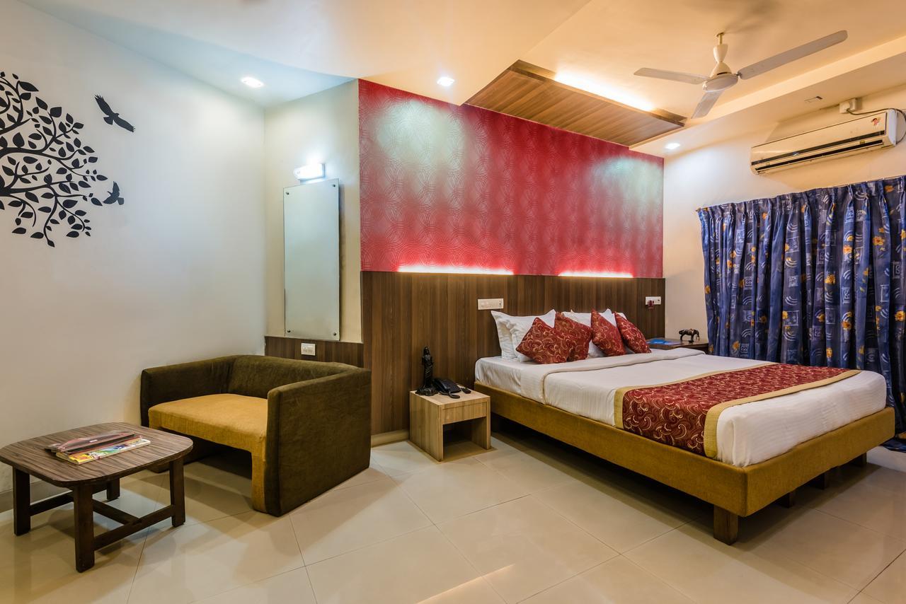 Hotel Panchratna Panvel Kültér fotó