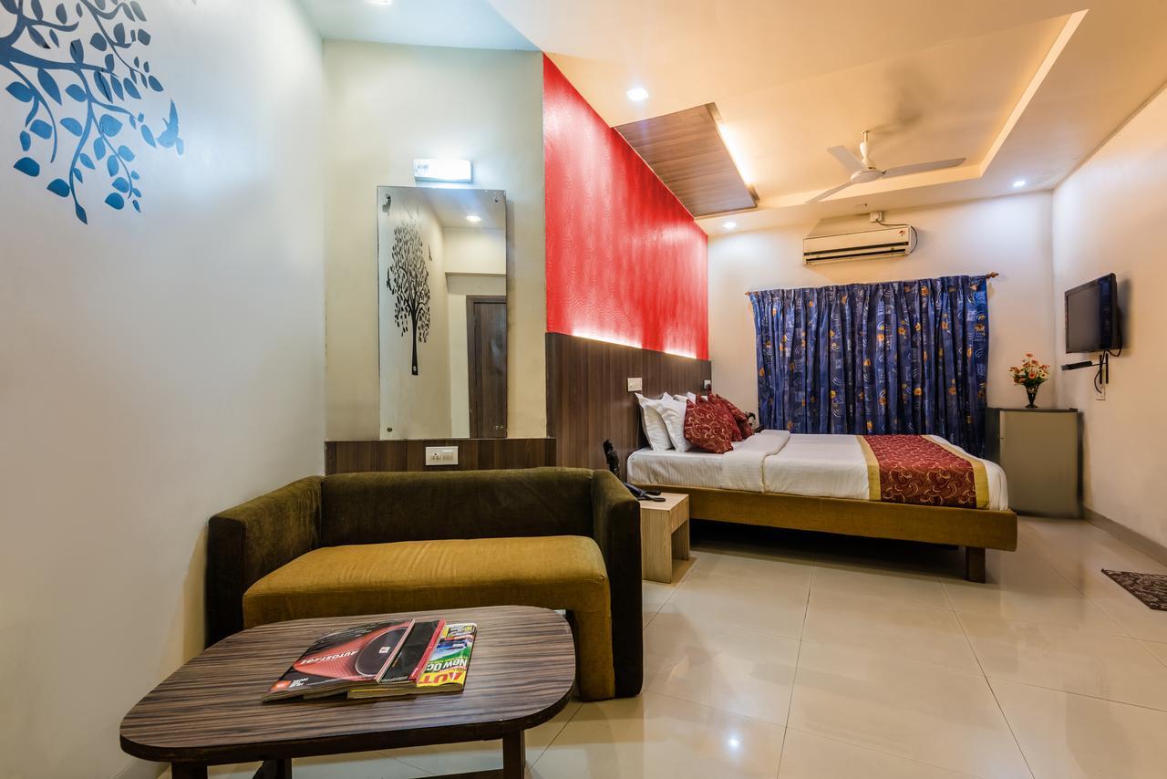 Hotel Panchratna Panvel Kültér fotó