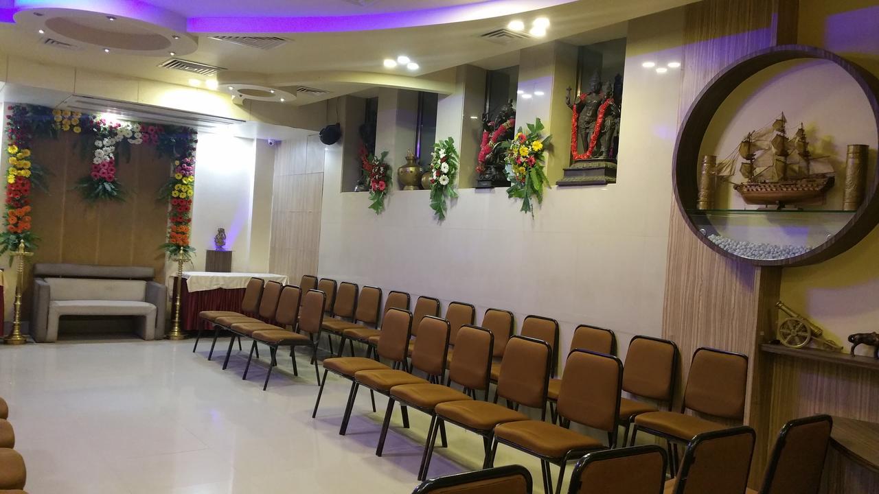 Hotel Panchratna Panvel Kültér fotó