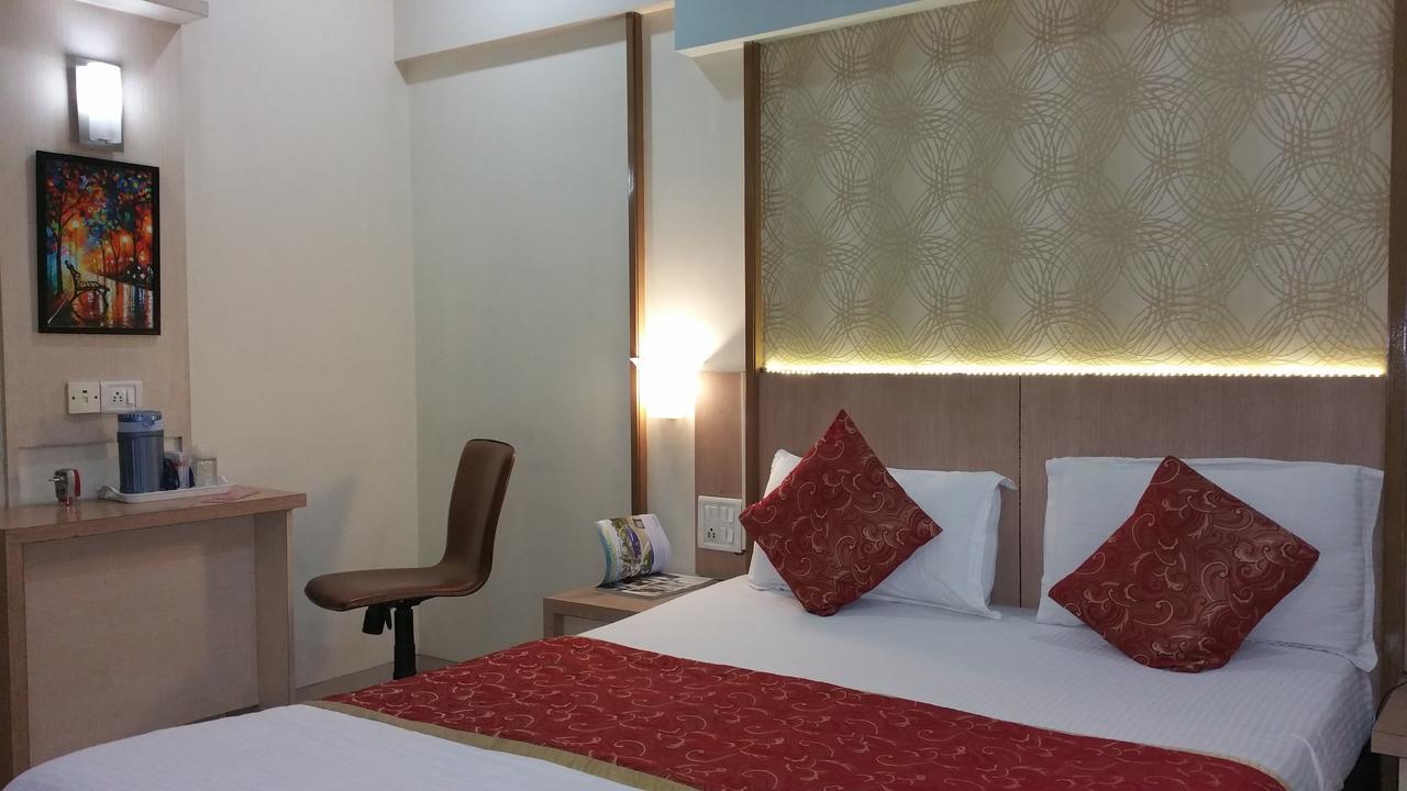 Hotel Panchratna Panvel Kültér fotó