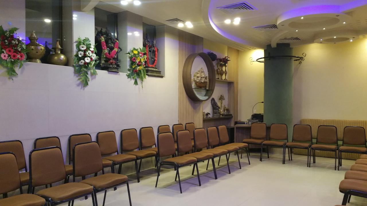 Hotel Panchratna Panvel Kültér fotó