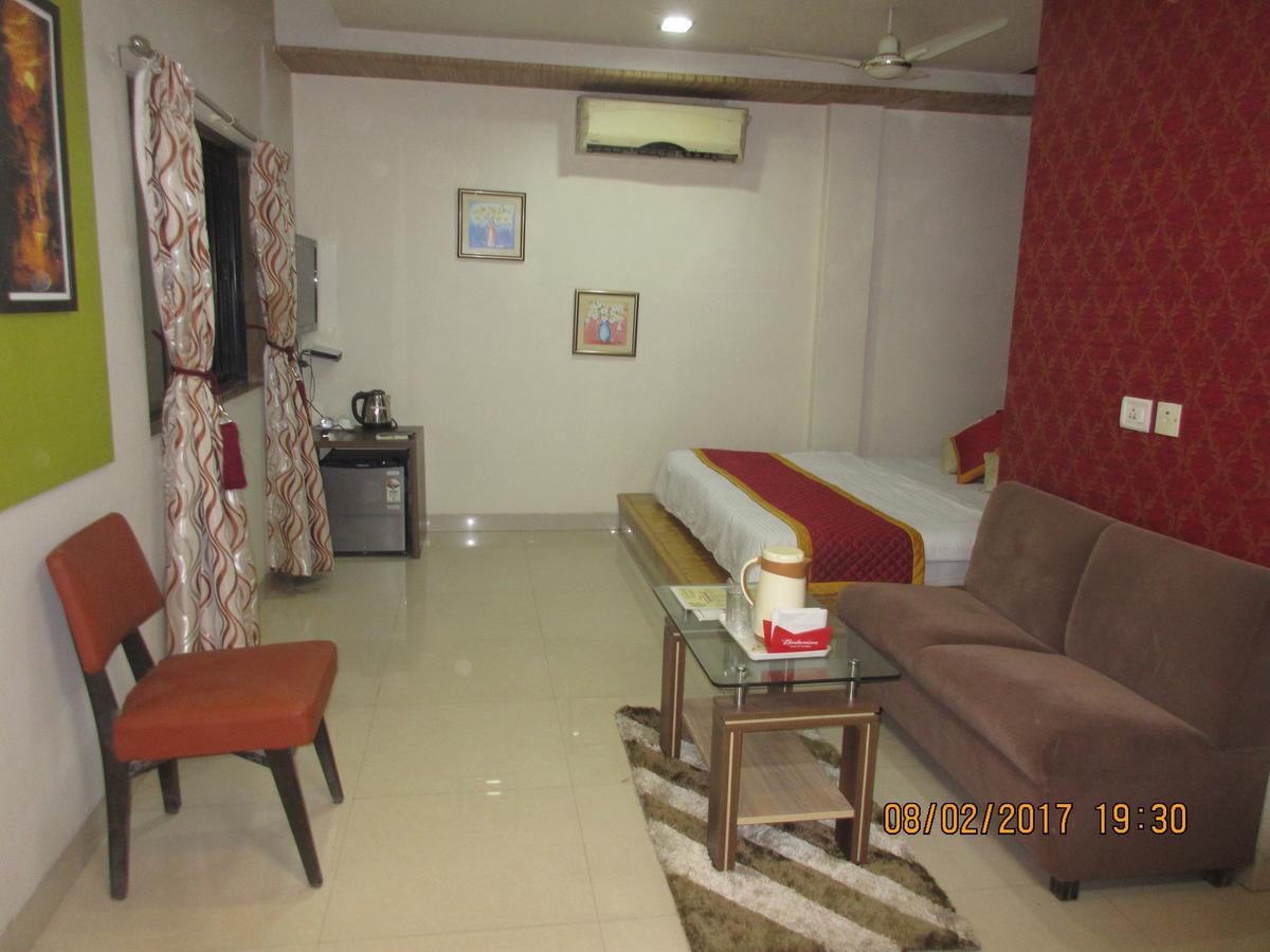 Hotel Panchratna Panvel Kültér fotó