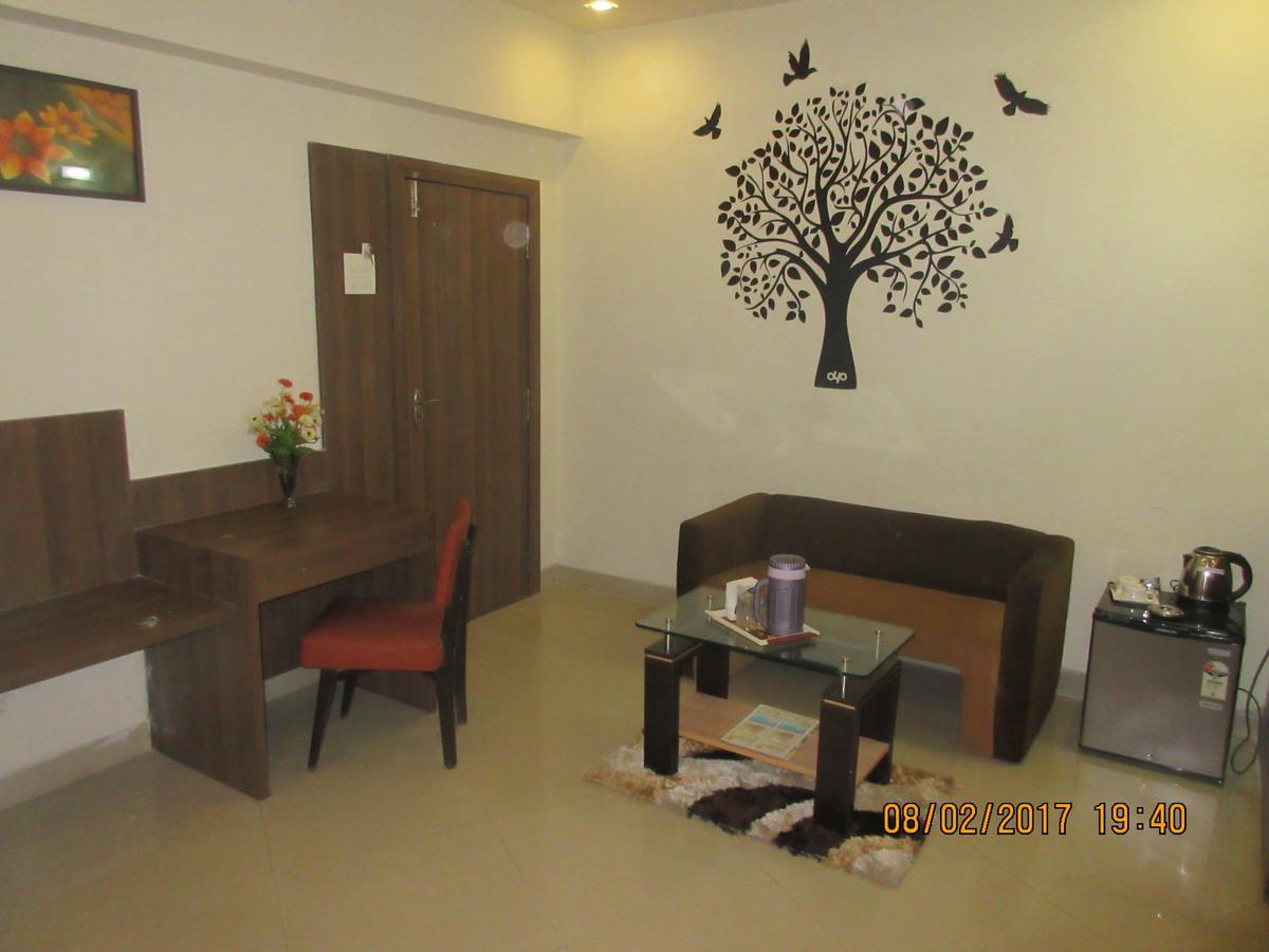 Hotel Panchratna Panvel Kültér fotó