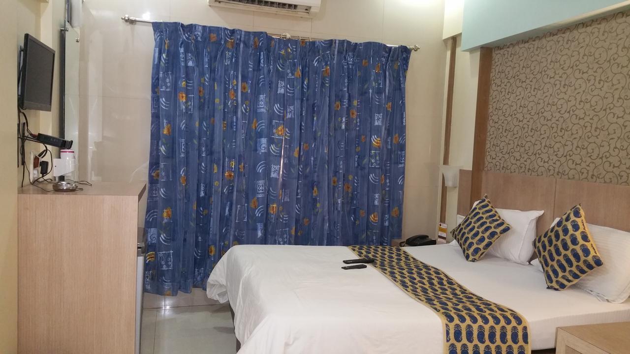 Hotel Panchratna Panvel Kültér fotó